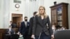 Bivša zaposlena u Fejsbuku i uzbunjivač Frensis Hojgen uoči svedočenja u Senatu (Foto: AP/Jabin Botsford/The Washington Post)