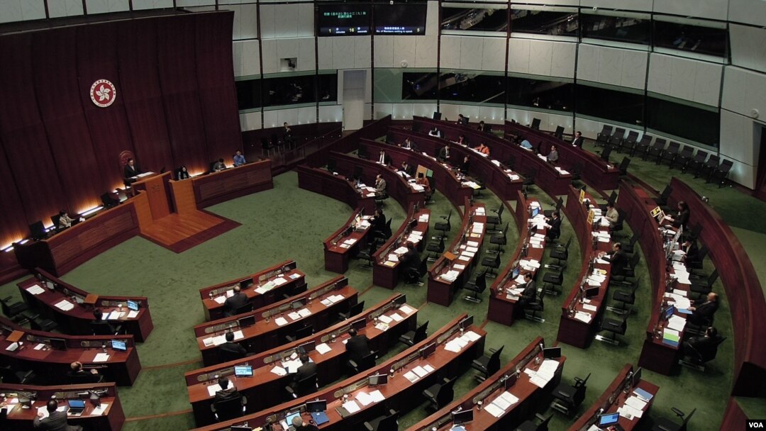 香港立法會歷史上首次辯論彈劾特首梁振英議案，最後被建制派議員聯手否決. （湯惠芸攝）