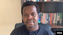 Obelwela ilungelo loluntu uDewa Mavhinga, obekuhlanganiso yeHuman Rights Watch, southern Africa. (Columbus Mavhunga/VOA)