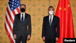 美国国务卿布林肯和中国外长王毅在意大利罗马出席G20峰会期间举行会晤。（2021年10月31日）