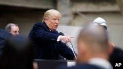 Donald Trump ha acusdado de "oportunistas" a Tokio y Seúl por pagar a Washington demasiado poco por su contribución a la paz en Asia.