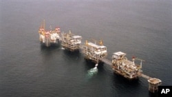 A economia angolana está viciada em petróleo
