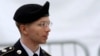 Manning se disculpa por perjudicar a EE.UU.