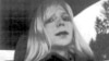 美国陆军提供的前美国陆军情报分析员切尔西.曼宁(Chelsea Manning)戴假发，抹口红的照片（日期不详）