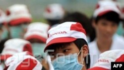 中国广东佛山本田汽车配件的工人在罢工