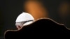 Experto: El papa asume riesgos con exhortación a la Iglesia