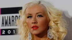 Top Ten Americano: Christina Aguilera criticada por cantar Whitney Houston nos AMAs
