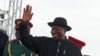 L'ancien dirigeant nigérians Goodluck Jonathan salue la foule à Abuja, Nigeria, le 29 mai 2015. REUTERS/Afolabi Sotunde 