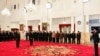 Presiden Joko Widodo di Istana Negara Jumat 14 Oktober 2016 melantik Ignasius Jonan sebagai Menteri ESDM dan Arcandra Tahar sebagai Wakil Menteri ESDM (Foto:VOA/Andylala)
