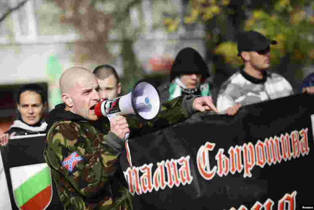 Supporters of a Nationalist movement protest in the town of Pernik, near Sofia November 17, 2013. Nationalist supporters gathered to protest against the plans of the local municipality to shelter immigrants in detention centers. REUTERS