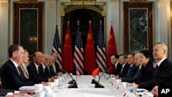 美国与中国高级官员2019年2月21日在华盛顿举行经贸磋商（美联社）