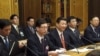 中共中央办公厅主任栗战书，翻译，习近平，王沪宁，杨洁篪（从左到右）2013年3月23日在俄罗斯国家杜马。（美国之音白桦拍摄）